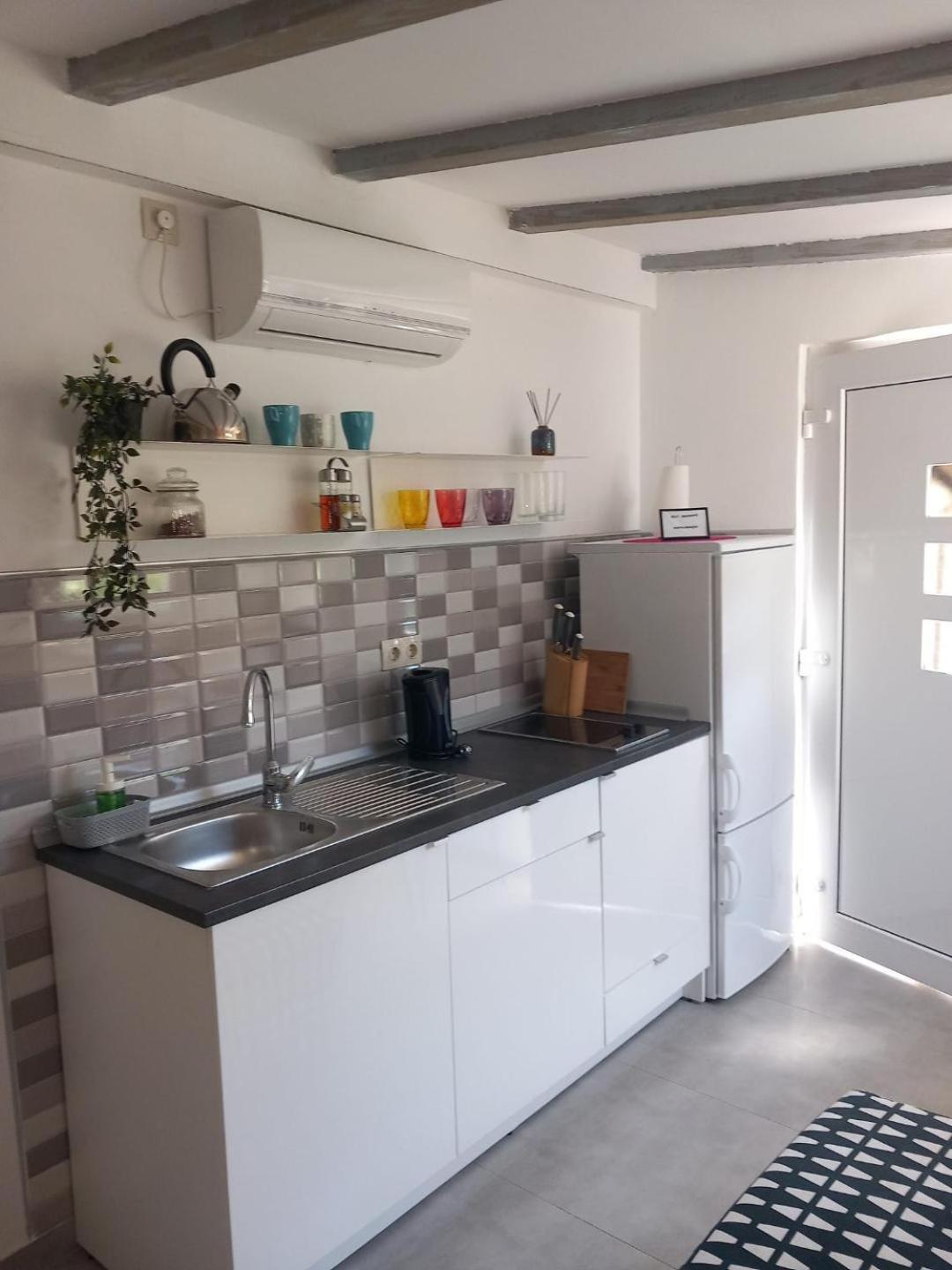 Apartments Pipi Pakoštane Exteriér fotografie